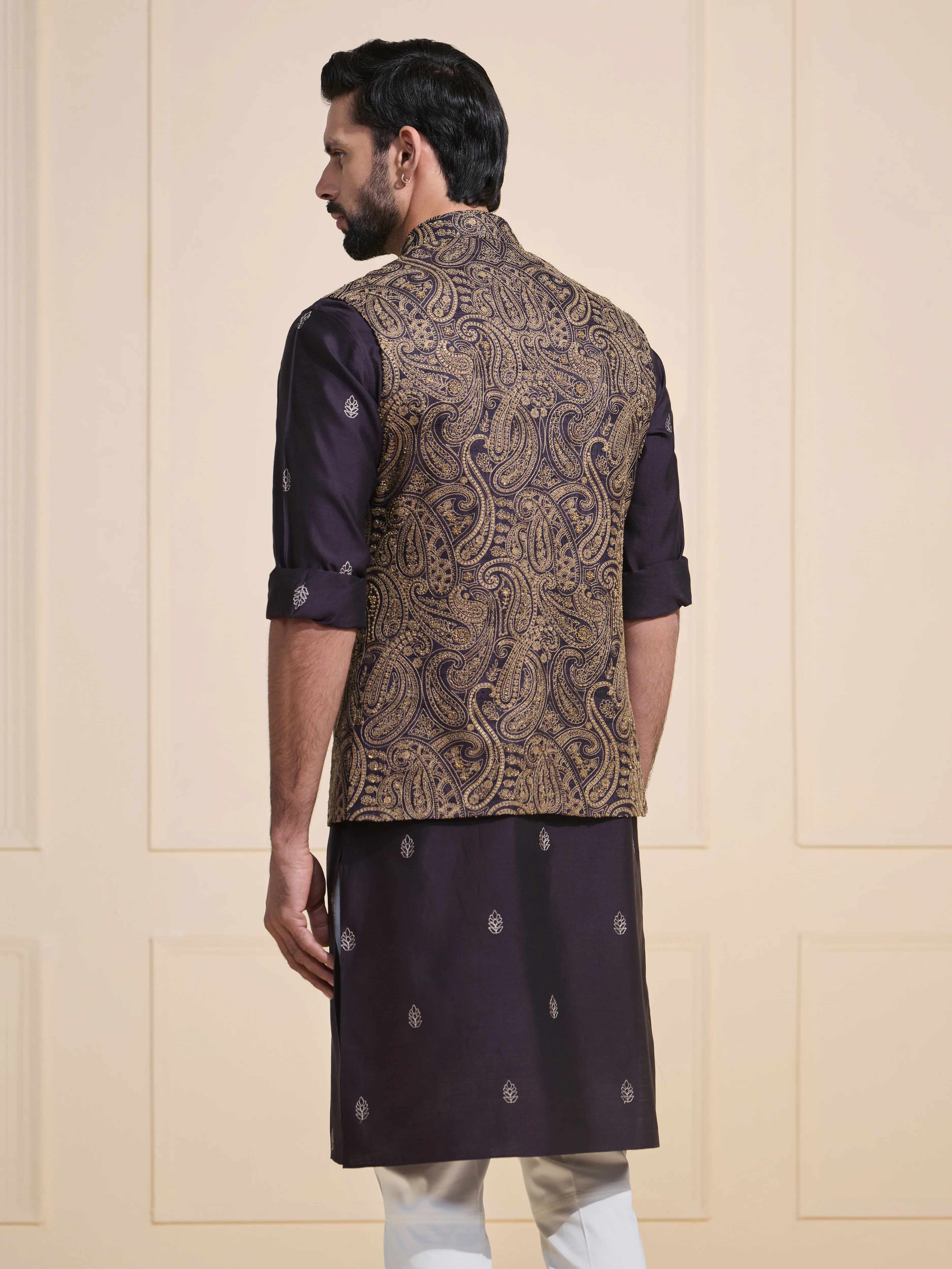 THE BRONZE BLOOM: REGAL PAISLEY-PATTERNED WAISTCOAT - Image 4