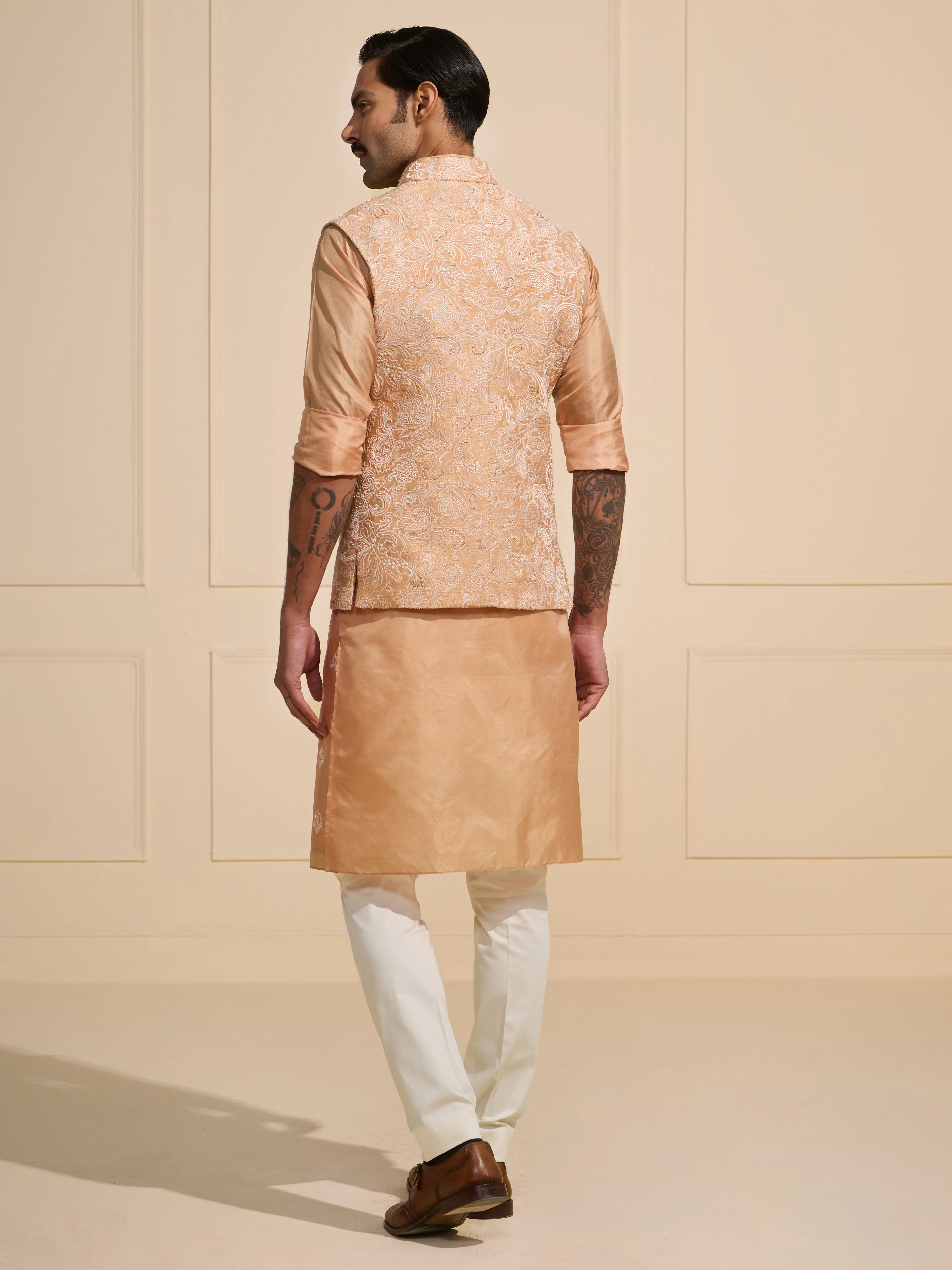 THE GOSSAMER PEACH: EMBROIDERED ETHNIC WAISTCOAT - Image 4